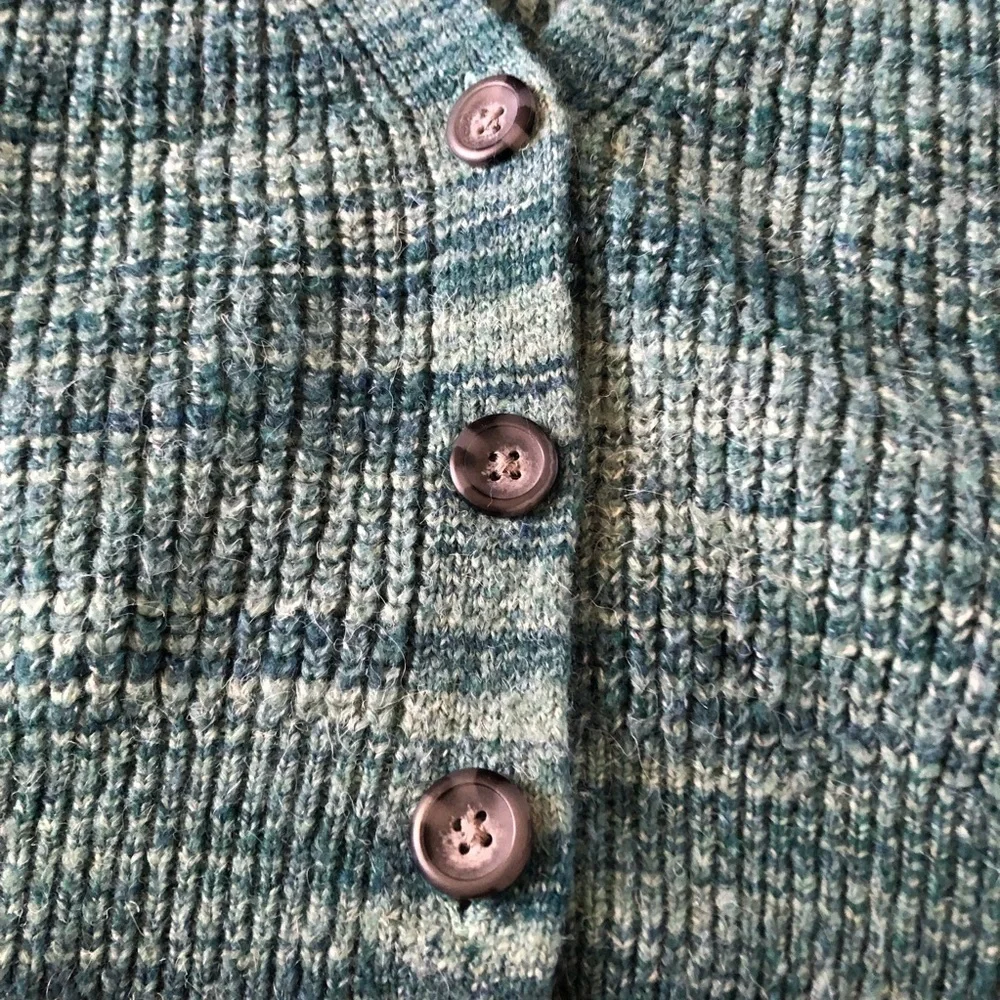 Old Navy Green knit semi-cropped button up sweater in size S (6-7)